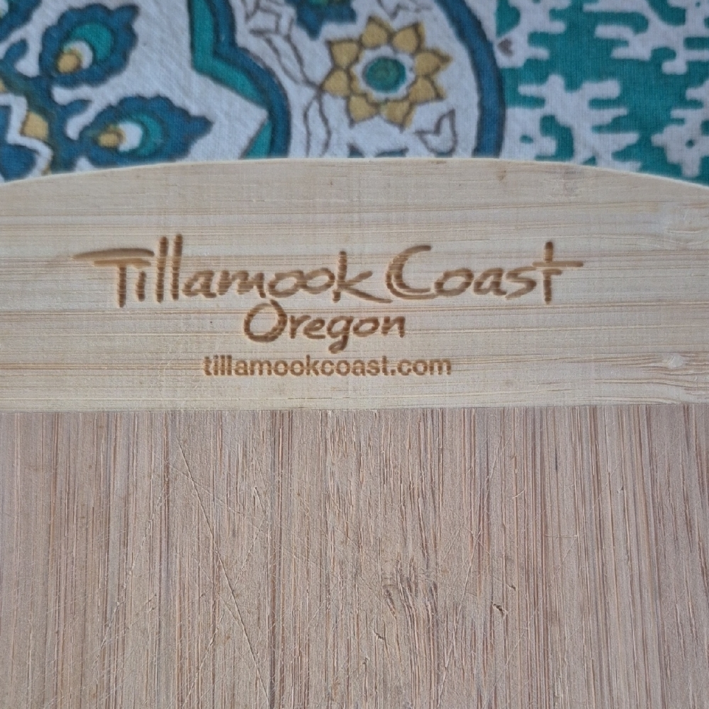 Tillamook Coast 5.75x8 Bamboo Cutting Board or Cheese Plate - Picture 8 of 9